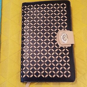 Wolf jewelry organizer